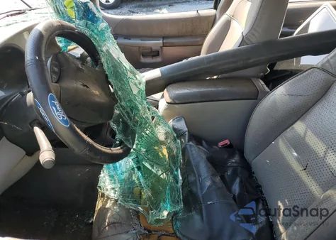 1998 Ford Explorer z USA, uszkodzony, nr VIN 1FMZU32P8WZA15594